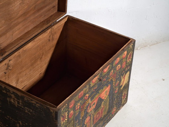 Antique painted Chinese trunk in pine wood – China, circa 1900 – Storage cabinet (photo 23 of 40)