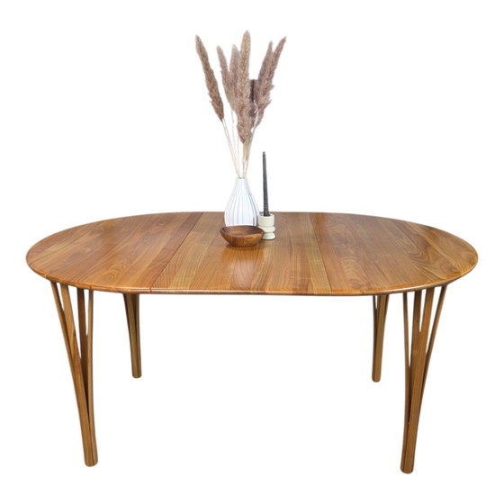 Image 1 of Haslev 'Timeless' tafel, vintage Deense verlengbare ronde / ovale  tafel