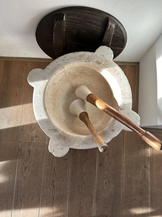 Image 1 of Grote Franse marmeren vijzel 19e met deksel met twee stampers