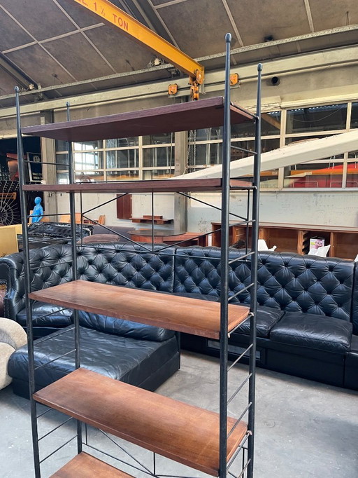 Estantería italiana de mediados de siglo de la década de 1960