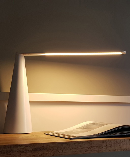 Elica table lamp