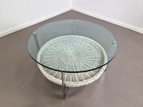 Image 1 of Vintage coffee table | Rattan basket | Glass top