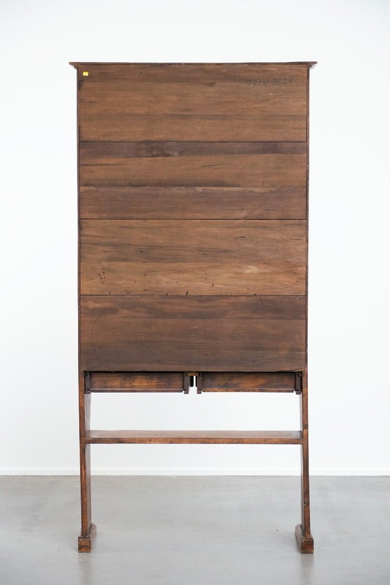 Image 1 of Cocina/alacena de madera de una casa de campo española de principios del siglo XX