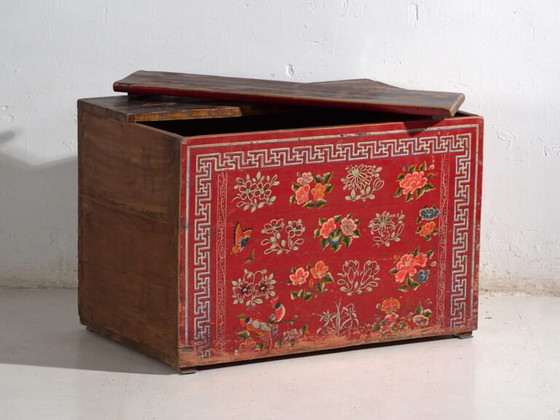 Malle chinoise ancienne peinte en bois de pin – Chine, circa 1930 – Armoires de rangement, Metal (photo 19 of 40)