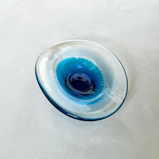 Doorzichtig en blauw verzonken schaaltje van Murano-glas, 1960