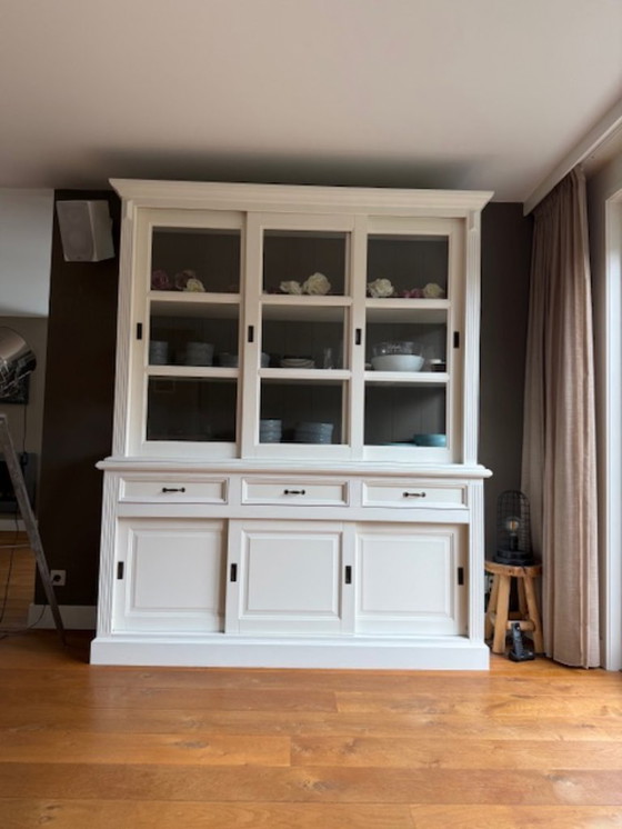 Image 1 of Grande credenza in stile rustico RAL 9010