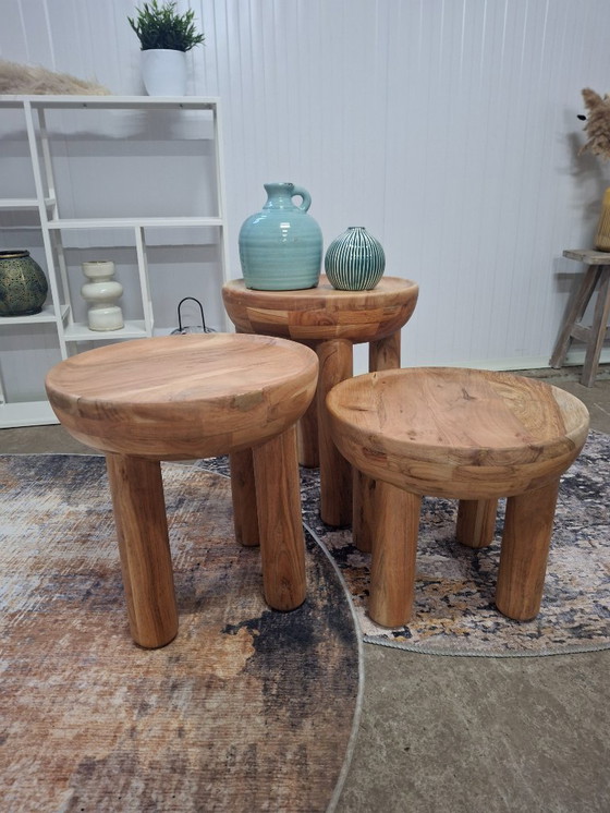 Image 1 of Set di 3 tavolini da caffè in legno massello di acacia, nuovi