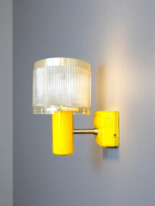 Portugees Mid Century Modern Stijl Geel Acryl Wandarmatuur Licht