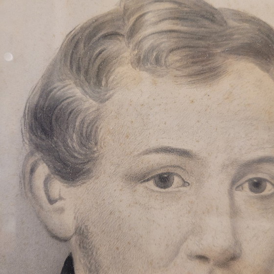 Image 1 of Grabado sobre papel “Retrato de noble” marco tallado, p. s. XX – Francia