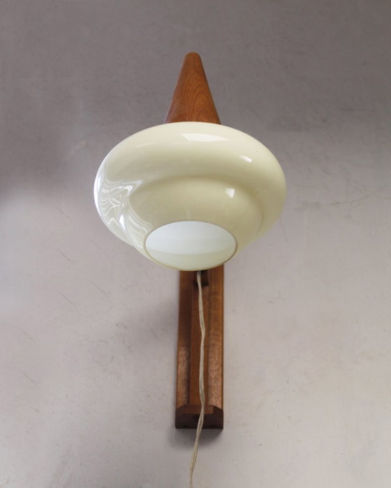 Vintage Tsjechische Houten Wandlamp Met Opaalglas, Jaren 60 – Wandlampen (photo 5 of 10)