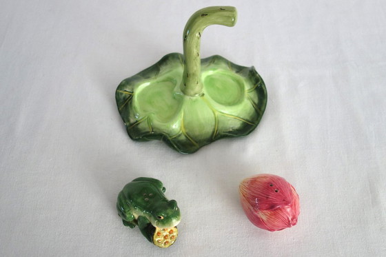 Image 1 of Juego de salero y pimentero Rana sobre nenúfar