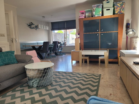 Image 1 of Grote zware kast 30 jaar oud