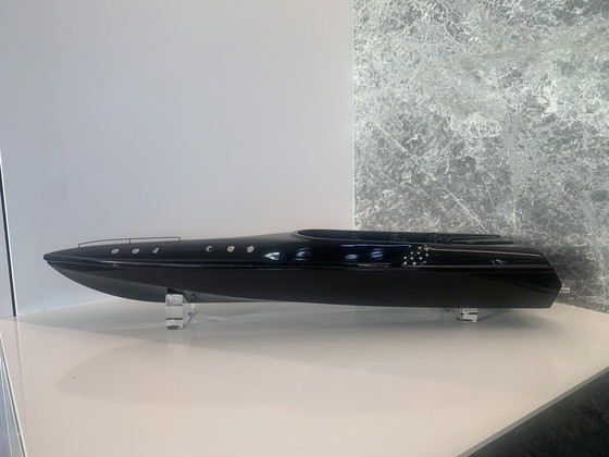 Image 1 of Offshore Gentleman's Racer di Serge Leibovitz