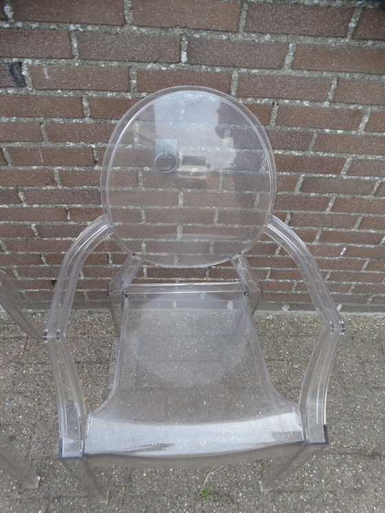 Image 1 of Louis Ghost de Kartell, diseño de Philippe Starck