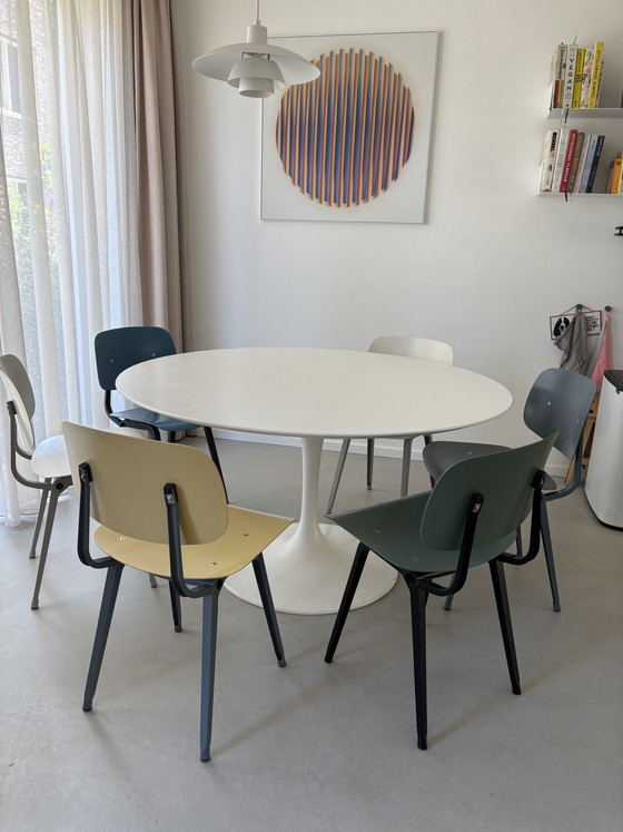 Image 1 of Round Tulip table 138cm 6–8 persons from Italy