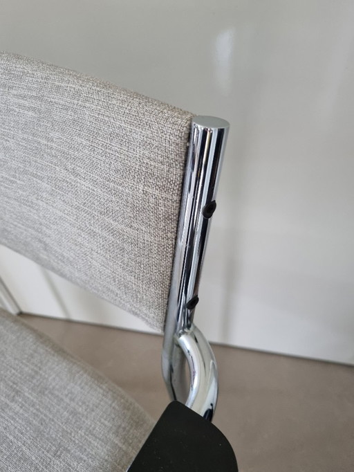 Sedia Thereca appena rivestita