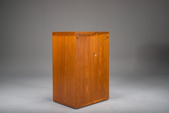 Vintage Teak Bar Cabinet by Reno Wahl Iversen for Dyrlund, Denmark, 1960s – Bar carts, Wood (photo 22 of 24)
