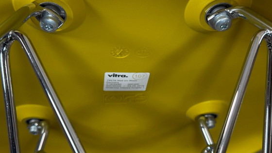 Image 1 of Vitra DSR giallo