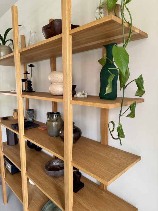 The wooden shelf Hay for Wrong