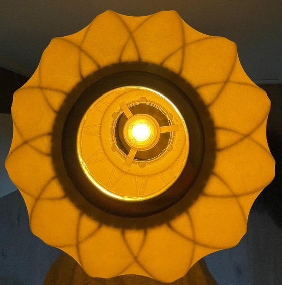 Image 1 of Vintage Stijl Mushroom Lamp – Modern DesignDeze prachtige tafellamp van het merk Trio Leuchten is een echte blikvanger die doet 