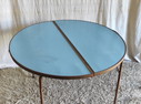 Tavolo rotondo pieghevole in metallo e laminato blu - anni '60/'70