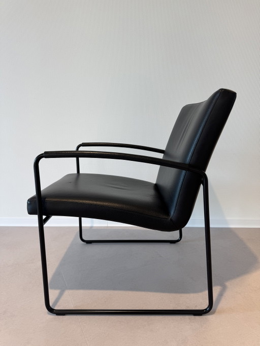 2 fauteuils Leolux en cuir noir