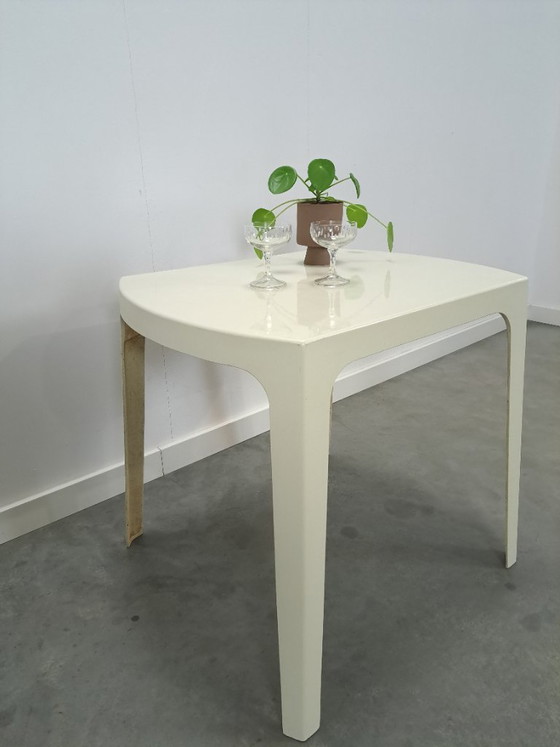 Image 1 of Vintage gebroken wit kunststof tuintafel eettafel