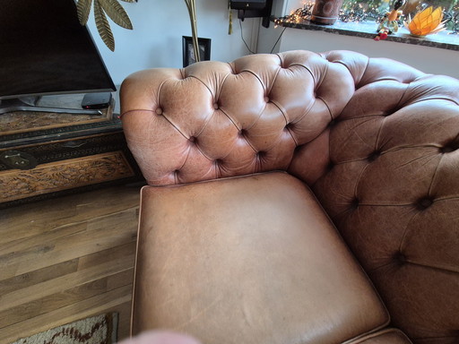 Sofá de cuero Chesterfield