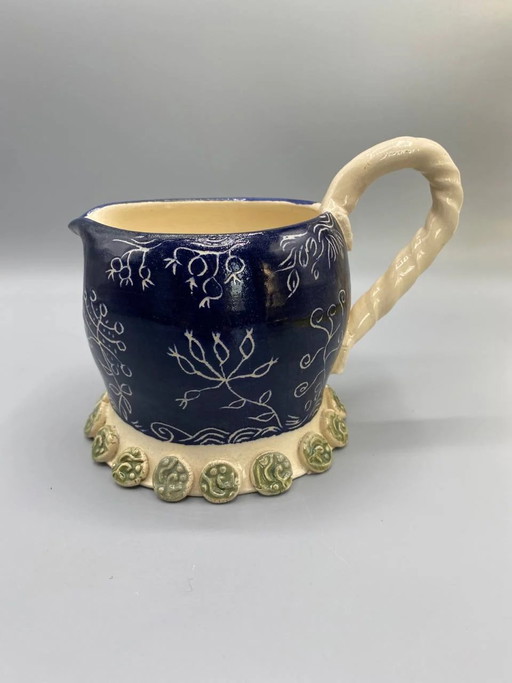 Terre à Terre signierter Kunstkrug aus Keramik, kobaltblaues Sgraffito-Dekor, Einzelstück – servies, Ceramic