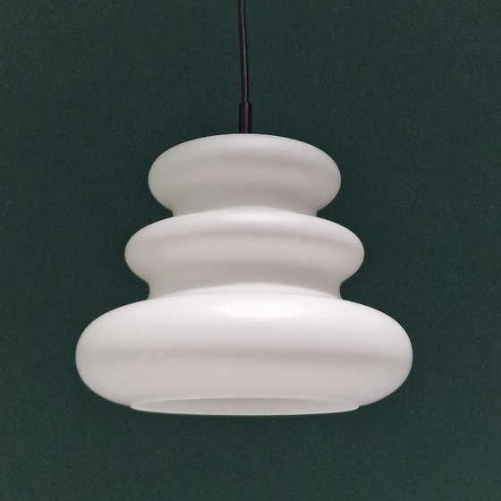 Image 1 of Lampe suspendue vintage par Peill et Putzler, Allemagne, 1960. Modèle AH 1. Verre à lait / verre opalin. Blanc.