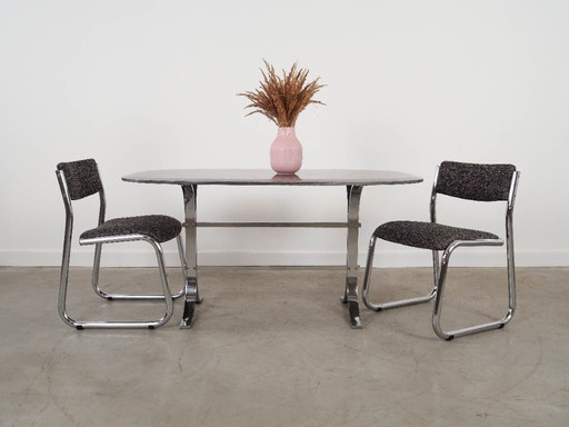 Mesa de piedra, diseño danés, década de 1980, fabricada en Dinamarca.