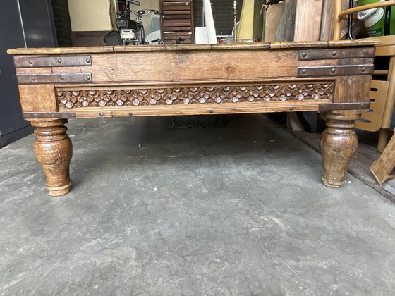 Image 1 of Very beautiful, spacious coffee table