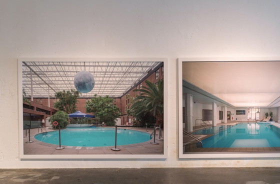 Image 1 of Piscina vuota — fotografia a colori incorniciata 100x150 cm