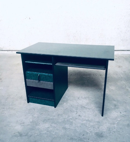 Petit bureau d'ordinateur de style Memphis par Gautier, France 1985