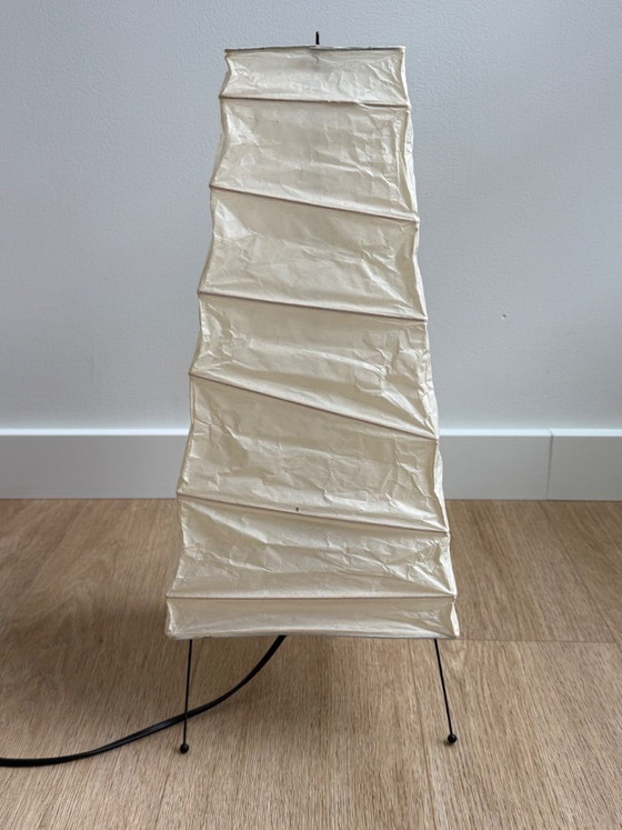 Image 1 of Pair of vintage Isamu Noguchi Akari 4N table lamps with original WB Form box