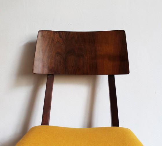 Rara sedia da pranzo scandinava di metà secolo degli anni '60 – Noce e senape – Sedie da pranzo, Textile (photo 10 of 16)