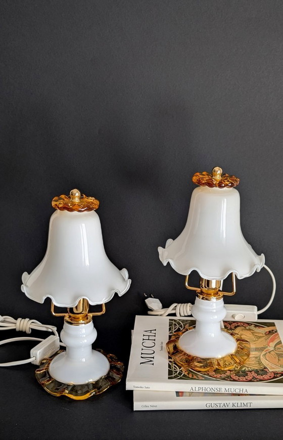 Image 1 of Set van twee tafellampen van Sylcom, gemaakt van Murano-glas – melkwit, amber en goud ✨