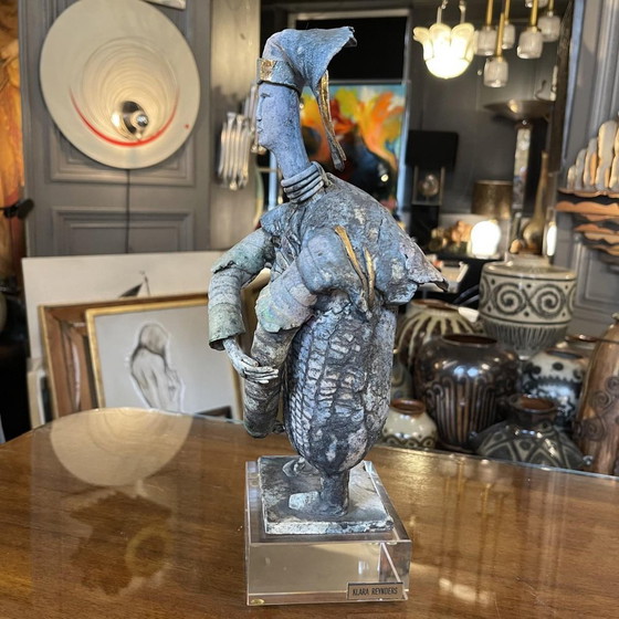 La Sculpture Céramique Le Guerrier en Émail et Dorure de Klara Reynders, 1987 – Ceramic, Surrealism (photo 6 of 18)