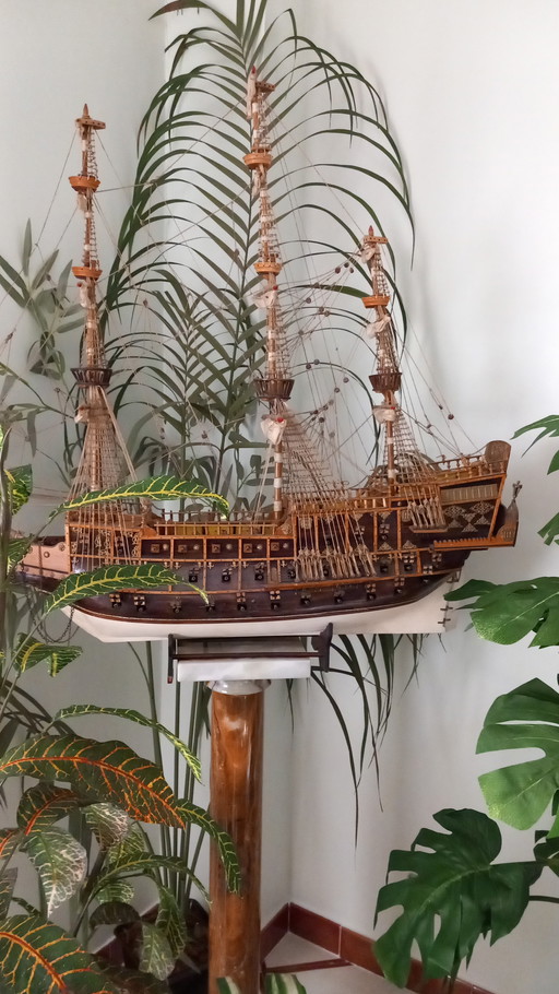 Handgemaakt zeilschip uit de jaren 80