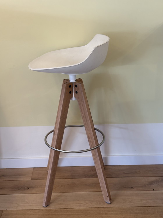 Image 1 of Mesa de bar La Palma Brunch con 4 taburetes de bar MDF Italia