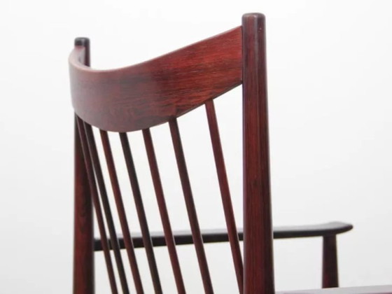 Image 1 of Een paar fauteuils en een bijzettafel, Deens, van palissanderhout en leer, ontworpen door Arne Vodder voor Sibast in 1960.