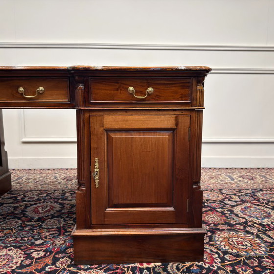 Scrivania inglese classica Partnerdesk in pelle rosso bordeaux – Scrivanie, Leather, Wood (photo 11 of 19)