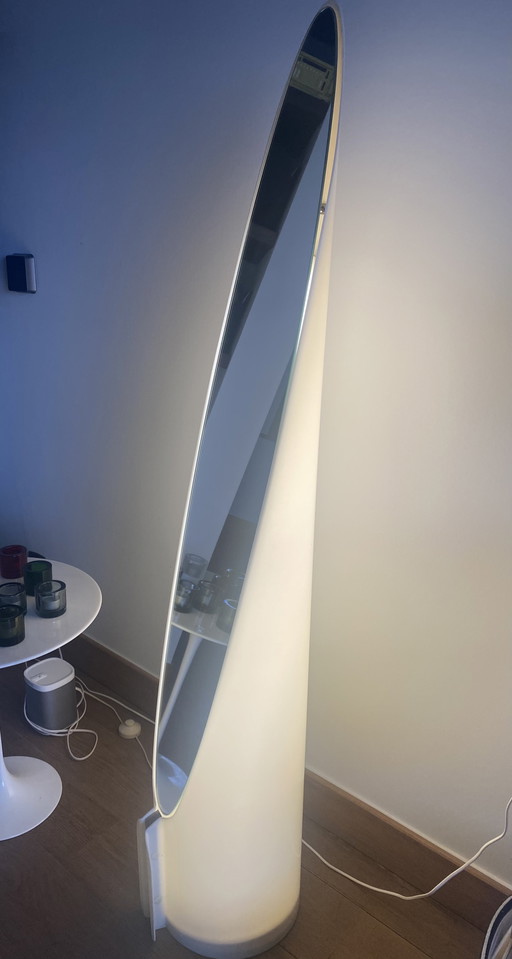 Lampada per rossetto Nail di Rodolfo Bonetto