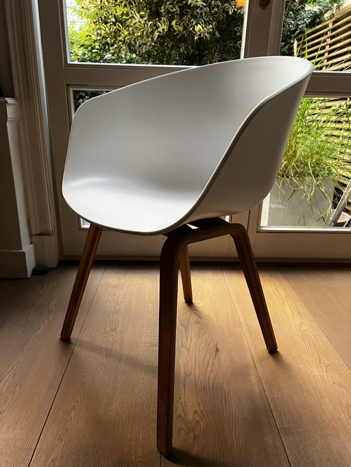 Hay AAC12 Chair - white with oak base