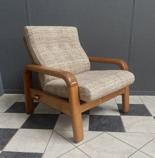 Fauteuil des années 1970 de la marque Dyrlund Denmark, avec un bon revêtement d'origine.