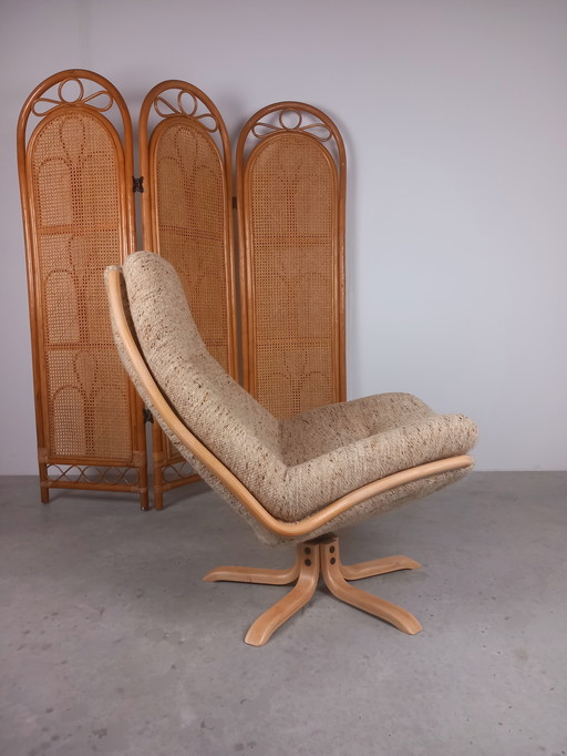 Poltrona Royal anni '70, nuova tappezzeria.