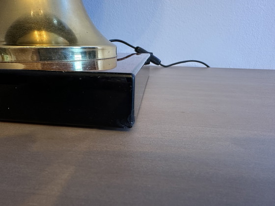 Image 1 of Vintage Hollywood Regency style table lamp in walnut and brass, 1970s