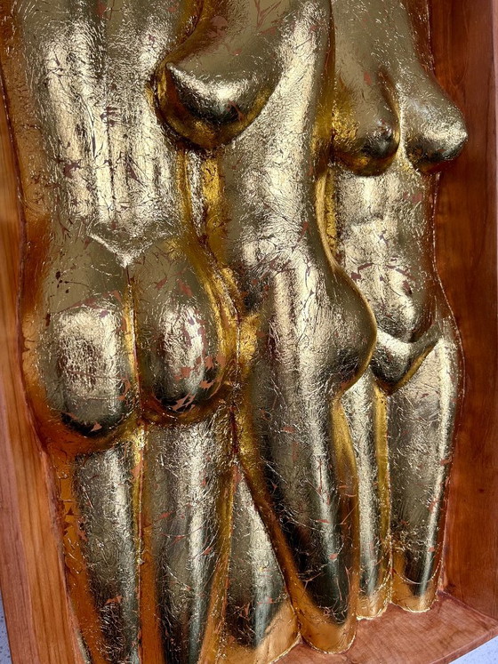 Golden ladies frame – Beeldhouwkunst, Goud, Hout (photo 9 of 13)