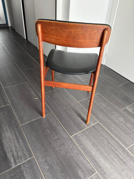 Danish Midcentury - 6 Dining chairs in Wood and Black Skai Finish (photo 4 of 6)
