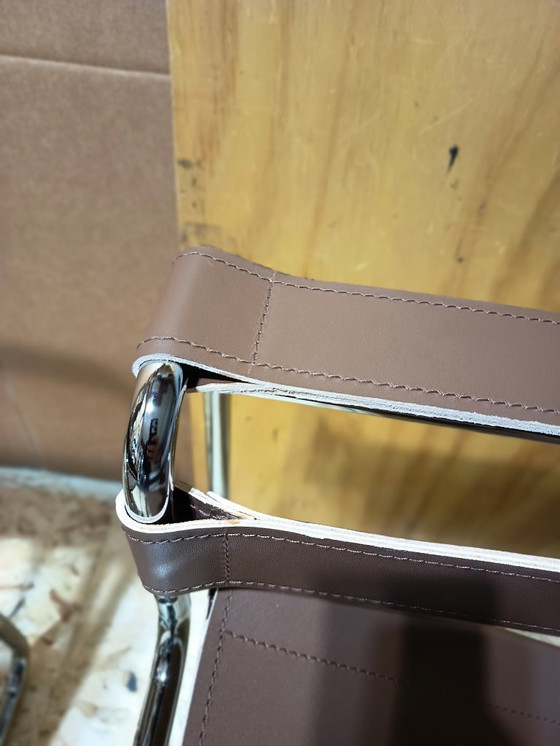 Image 1 of Poltrone Knoll Wassily B3 2 nuove/usate in pelle color noce di Marcel Breuer € 4.400